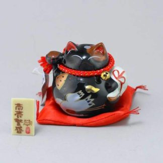 Японский кот-копилка Манэки-нэко "Защита от злых сил, Много покупателей и денег!"